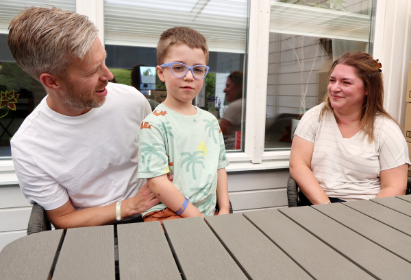 David och Anna tillsammans med sonen Oscar.