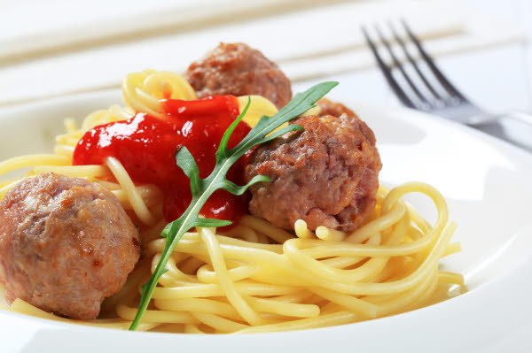 Bilden visar spaghetti med köttbullar