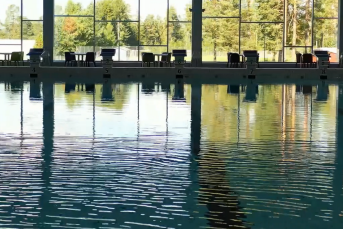 Bilden föreställer en pool i Timrås simhall
