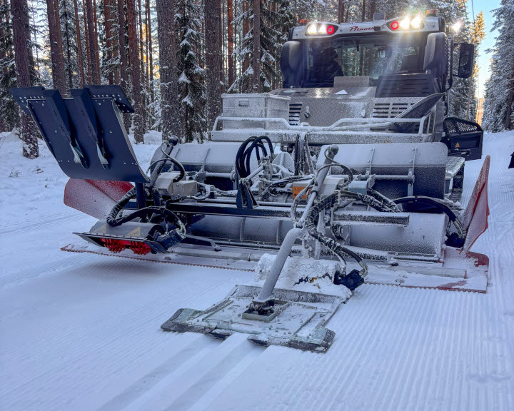 pistmaskin som gör skidspår
